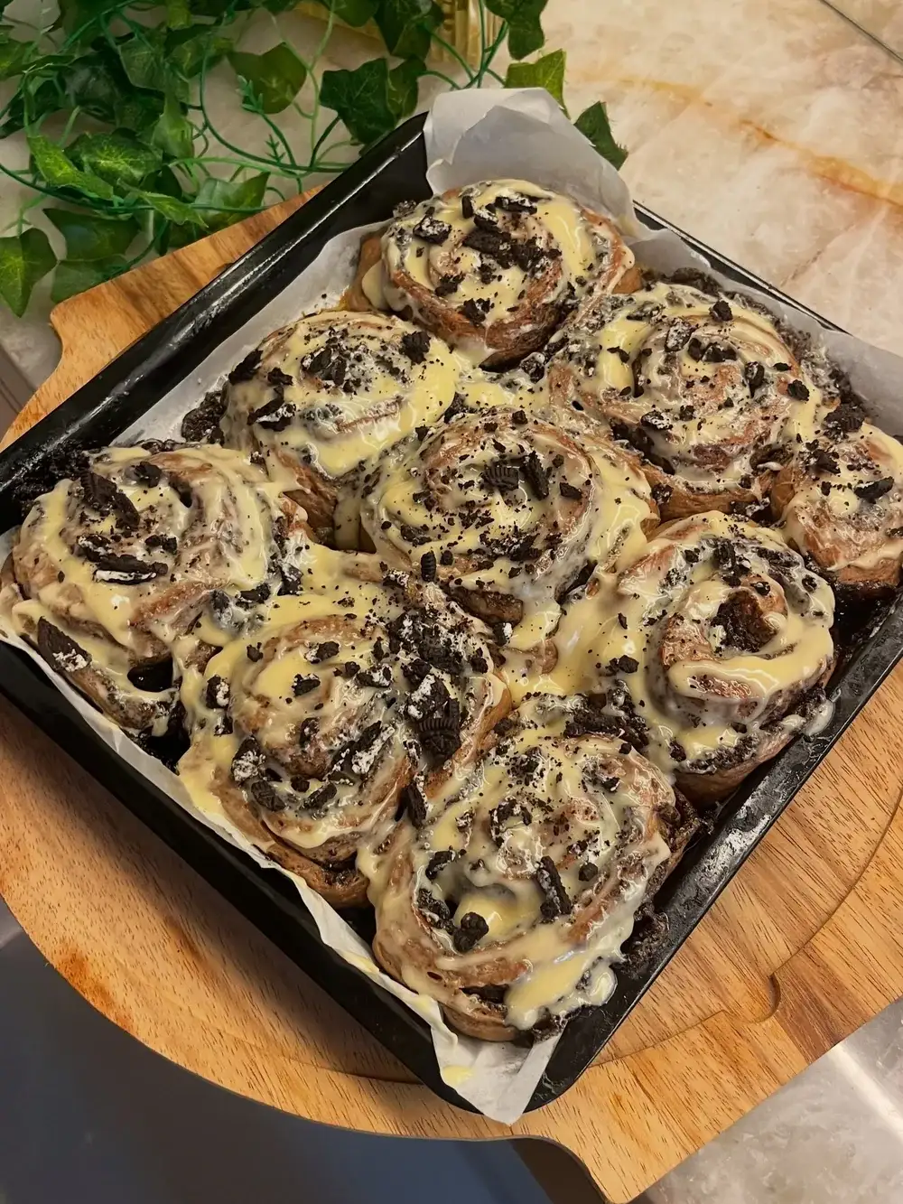 Bandeja de cinnamon rolls de Oreo