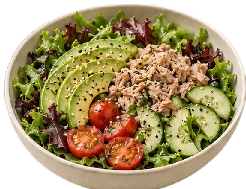 Salada de atum com abacate, pepino, tomate e folhas